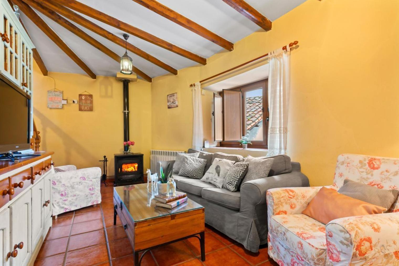 Casa Rural La Carrozal Senda Del Oso Orelleiru Bagian luar foto