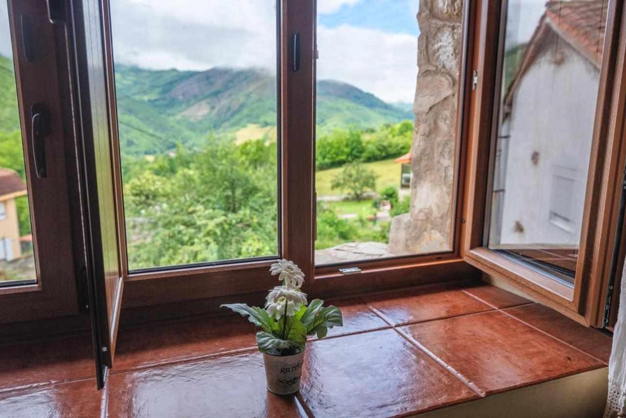 Casa Rural La Carrozal Senda Del Oso Orelleiru Bagian luar foto