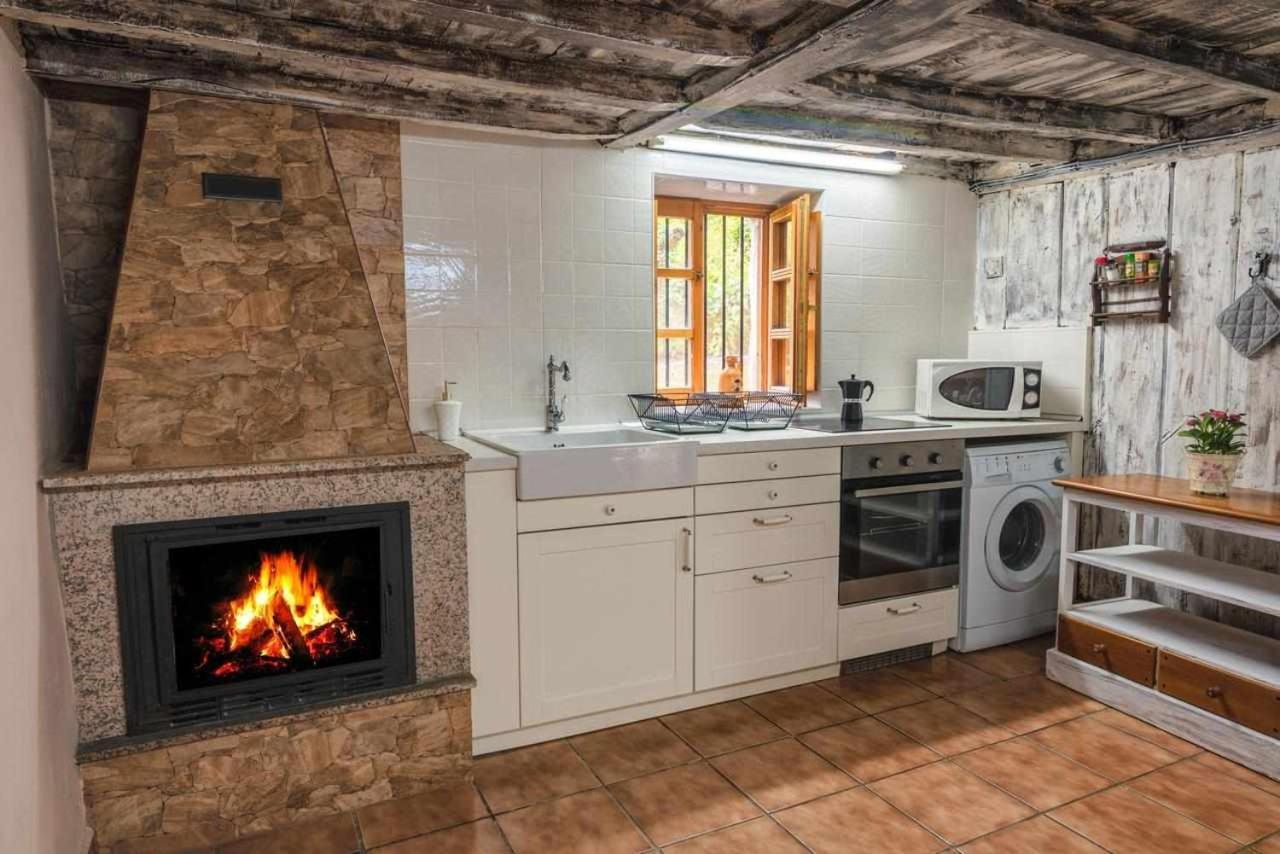 Casa Rural La Carrozal Senda Del Oso Orelleiru Bagian luar foto