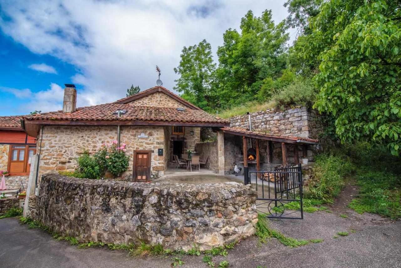 Casa Rural La Carrozal Senda Del Oso Orelleiru Bagian luar foto